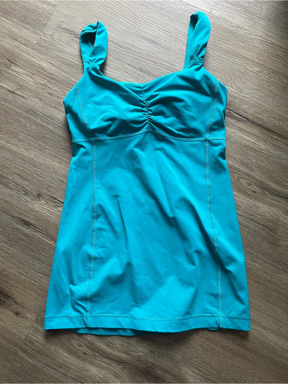Lululemon tank top size 6